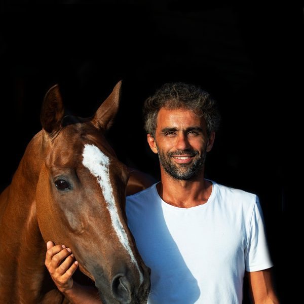 Luis Benmergui with one of the Solera Polo horses